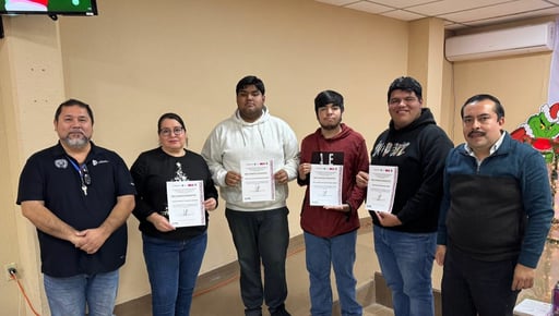 Estudiantes de la carrera de Ingeniería en Sistemas Computacionales del TECNM recibieron un reconocimiento por parte del Instituto Tecnológico Superior