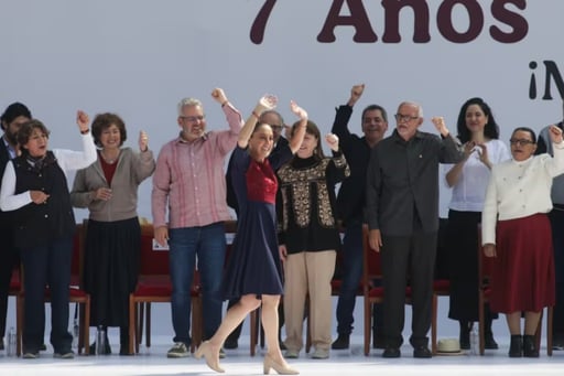 Claudia Sheinbaum reafirmó en el Zócalo que los servidores públicos deben vivir con austeridad, al advertir que no hay justificación para los lujos