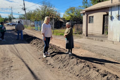 La alcaldesa Laura Jiménez supervisa el arranque de pavimentación en Palaú, mejorando calles clave y promoviendo movilidad segura y entornos urbanos dignos.