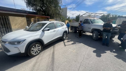El afectado solicitó la intervención de los elementos de Control Accidentes.  El chofer de un camión de carga protagonizó un accidente vial en la colonia