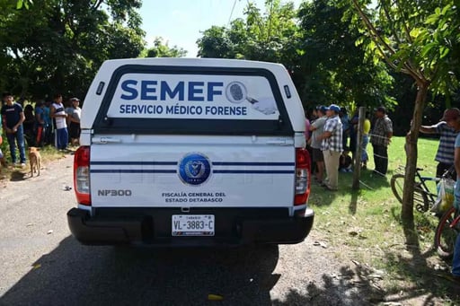 Una fuga en un ducto de Pemex en Centla, Tabasco, dejó dos muertos por intoxicación y provocó bloqueos de pobladores que exigen atención a emergencia.