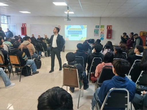 Más de 200 estudiantes del CONALEP Múzquiz recibieron pláticas sobre prevención, acoso, drogas y responsabilidades legales a cargo del delegado regional Diego