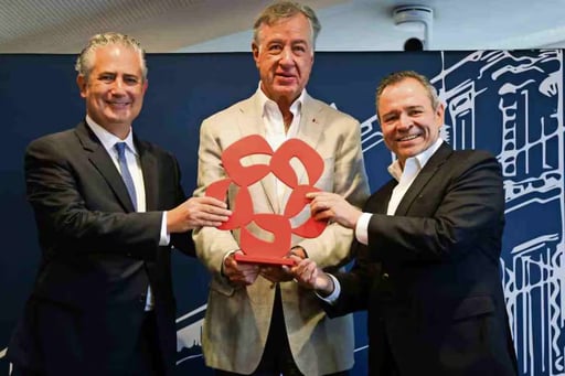 Citi cerró la venta del 25% de Grupo Financiero Banamex al empresario Fernando Chico Pardo, quien asume la presidencia del Consejo.  El gigante financiero