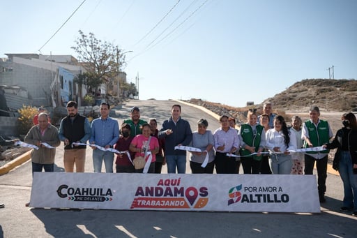 PROGRAMA destina más de 5 millones de pesos en obras de pavimentación en la colonia Las Margaritas. El alcalde de Saltillo, Javier Díaz González,