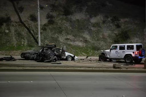 Un joven de 25 años murió en una carambola de tres vehículos sobre la carretera Tijuana–Rosarito, en la zona del fraccionamiento Santa Fe.  Un joven conductor