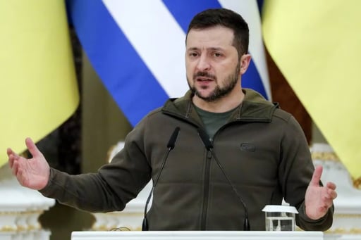 El presidente Zelensky denuncia que Rusia responde con misiles Kinzhal y drones Shahed a los llamados de paz, tras un masivo ataque que dejó un muerto