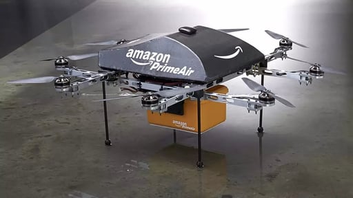 Amazon detiene su proyecto de entregas con drones, Prime Air, en Italia. La decisión responde a una revisión estratégica por el contexto local.  Amazon