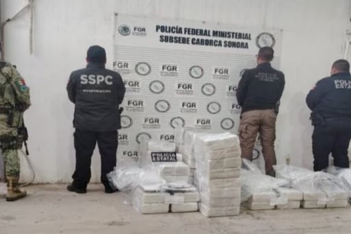 Fuerzas federales y estatales aseguraron un cargamento de cocaína valuado en millones de dólares y detuvieron a un conductor en la región de Caborca, Sonora.