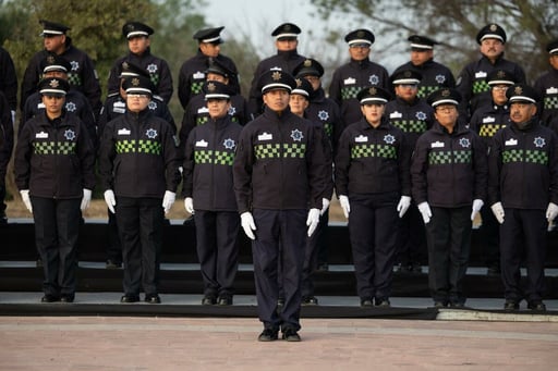 El alcalde encabeza pase de lista y revista con elementos de la Comisaría de Seguridad y Protección Ciudadana. En el marco del Día Internacional del Policía,