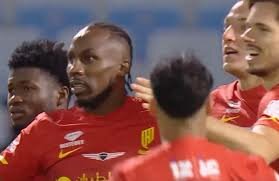    Un gol a los 16 segundos de Julián Quiñones marcó el tono de una goleada implacable del Al Qadsiah sobre el Al Riyadh. Descubre los detalles del partido.