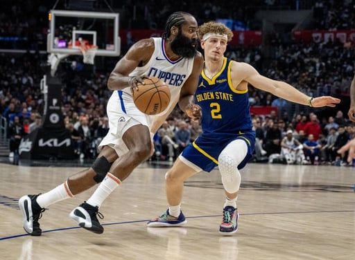 James Harden no vio acción con Los Angeles Clippers en el duelo del lunes frente a los Golden State Warriors debido a molestias físicas.  El guardia de 36 años