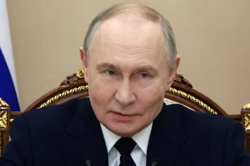 Rusia lanzó un misil hipersónico Oréshnik contra Ucrania en un ataque masivo que dejó al menos cuatro muertos en Kiev.  Rusia lanzó este viernes un misil