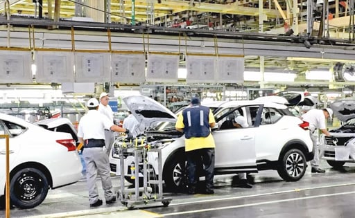 Los aranceles de Estados Unidos frenaron la producción y exportación automotriz en México durante 2025, impidiendo alcanzar la meta de cuatro millones