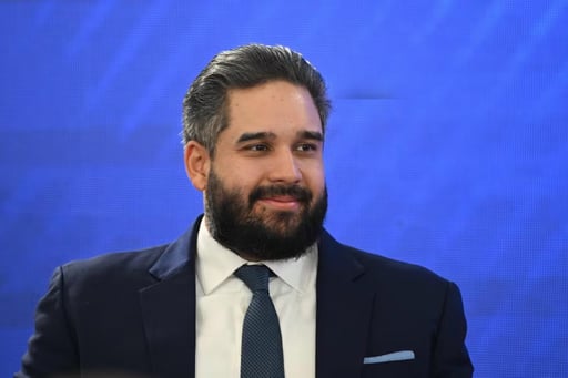 El hijo de Nicolás Maduro afirmó que su padre se encuentra “bien” y “fuerte” en Estados Unidos, donde enfrenta un juicio tras su captura en Venezuela.  Nicolás