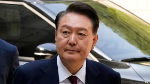 Un tribunal de Corea del Sur condenó al expresidente Yoon Suk Yeol a cinco años de prisión por delitos ligados a la imposición de la ley marcial.  El Tribunal