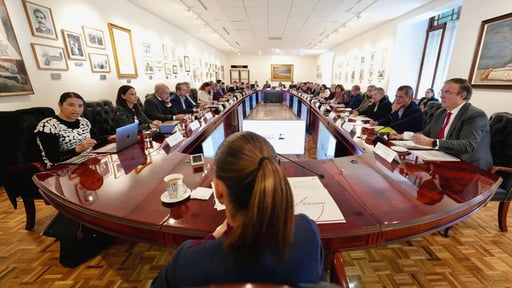 La presidenta Claudia Sheinbaum encabezó una reunión con economistas en Palacio Nacional para dialogar sobre crecimiento, fortaleza económica y los retos
