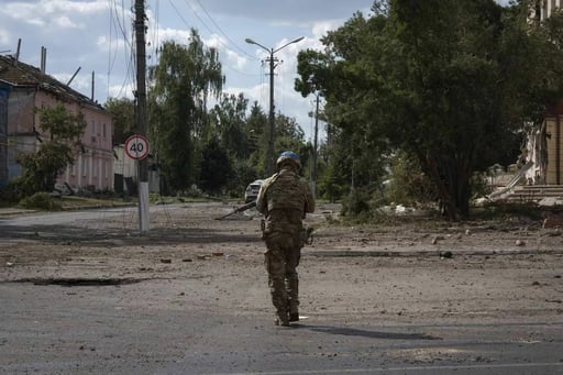 Equipos negociadores de Ucrania, Rusia y Estados Unidos se reúnen en Abu Dabi para discutir una posible salida negociada al conflicto en el Donbás.  La primera