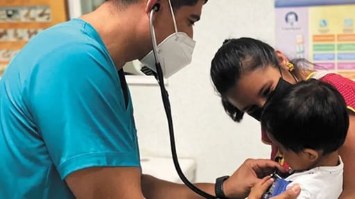 Ante el descenso de temperaturas, autoridades de salud exhortaron a la población a reforzar medidas preventivas para evitar enfermedades respiratorias