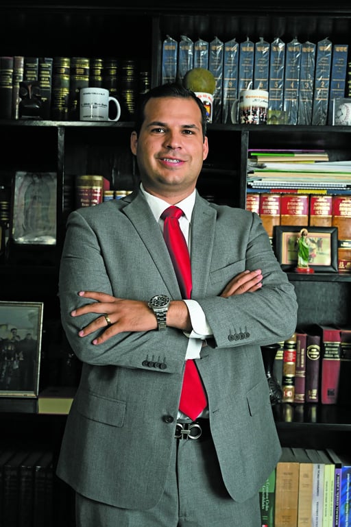 “Certeza jurídica para el cliente”  El Licenciado Gilberto Aldo Muela Mijares ha consolidado su trayectoria en el ámbito jurídico gracias a su constante