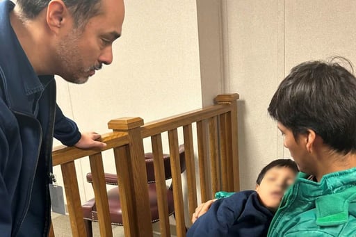 Legisladores demócratas visitaron el centro de detención en Dilley, Texas, denunciando abusos y malas condiciones contra familias migrantes, incluido un niño