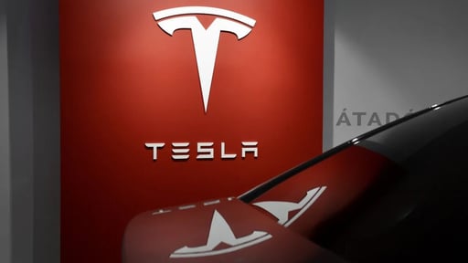 Tesla anunció una inversión millonaria en xAI para fortalecer su estrategia de inteligencia artificial, en un momento clave marcado por menores ventas y mayor
