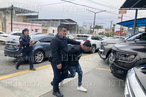 El acusado quedó a disposición del Ministerio Público de Monclova.  Una movilización policial terminó con la detención de un hombre que portaba una falsa arma