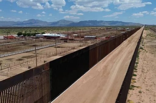 Estados Unidos anunció una nueva fase del muro inteligente en la frontera con México, combinando barreras físicas y tecnología avanzada para reforzar
