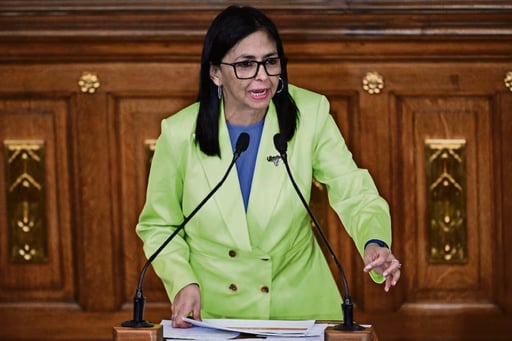 La presidenta encargada de Venezuela, Delcy Rodríguez, recibió al expresidente español José Luis Rodríguez Zapatero en Caracas para impulsar el diálogo