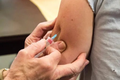 Coahuila no registra casos confirmados de sarampión, aunque hay 18 sospechosos, principalmente menores; la Secretaría de Salud iniciará vacunación intensiva