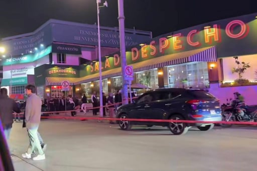 Un ataque armado en el bar El Despacho de Angelópolis, Puebla, dejó tres muertos y cinco heridos, movilizando a autoridades policiales de la zona.  Durante