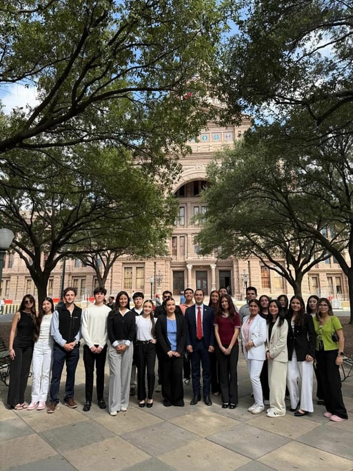 Con un enfoque formativo y cívico, estudiantes destacados de Eagle Pass realizaron una visita académica al Capitolio de Texas, en Austin, para conocer