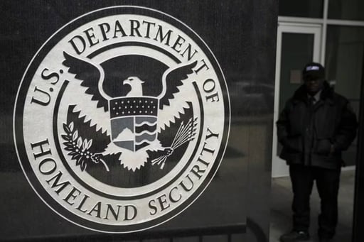 Los demócratas del Congreso de EU enviaron una contraoferta para reabrir el Departamento de Seguridad Nacional, exigiendo límites a las operaciones