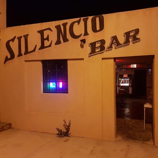 La autoridad ministerial abrió una carpeta de investigación tras recibir una denuncia por robo y daños en un centro de diversión nocturna ubicado en la zona