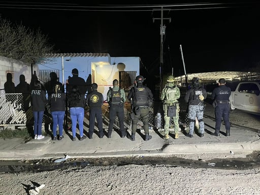 La Fiscalía General del Estado (FGE), en coordinación con autoridades militares y policías estatales, ejecutó cateos simultáneos en el municipio de Múzquiz