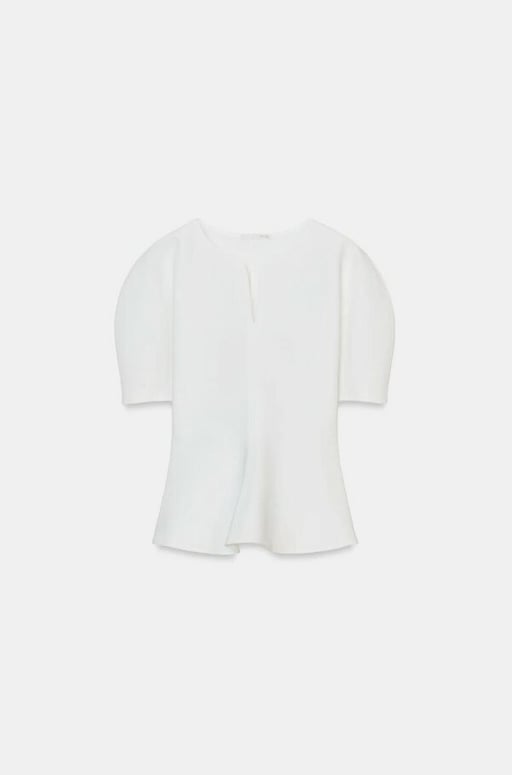 No es perfección, pero sí se trata de un look ideal que resolverá el estilo de la profesional mejor vestida.  La moda de oficina atraviesa una transformación
