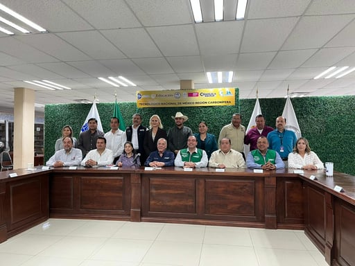 Encabezados por el secretario de Salud de Coahuila, Dr. Eliud Aguirre Vázquez, autoridades estatales y alcaldes de la región Carbonífera realizaron una reunión
