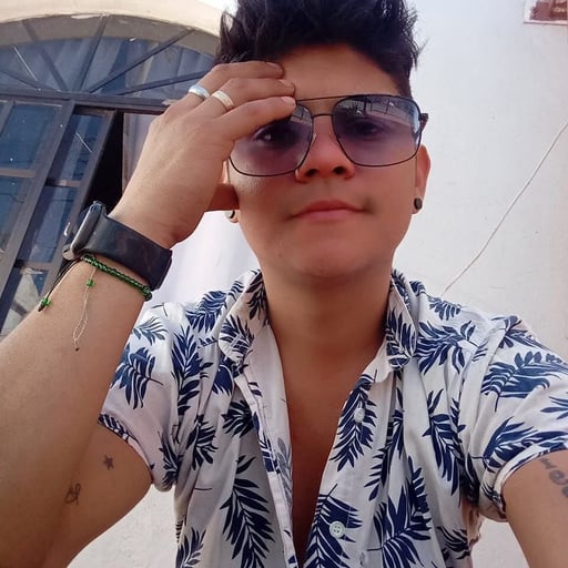 'Cada pequeño paso nos acerca a lo que imaginamos'  En el corazón de Zaragoza, Coahuila, se encuentra Rod Ávila, un joven de 24 años cuyo destino profesional