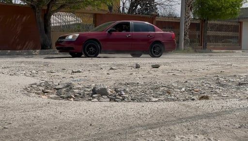 Habitantes de la colonia El Consuelo denunciaron el deterioro de las calles Madero y Alfonso Reyes, donde aseguran que han esperado más de un año por trabajos