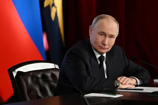 El presidente ruso, Vladímir Putin, calificó de “terrorista” el ataque a un buque de gas licuado ruso en el Mediterráneo, acusando a Ucrania y advirtiendo