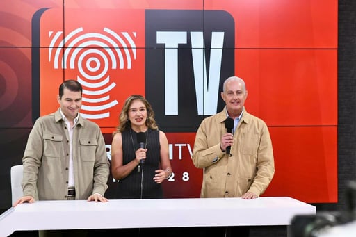Con una inversión de 18 millones de pesos, este lunes el alcalde Román Alberto Cepeda González inauguró Torreón TV Canal 28, acompañado de Diego Rodríguez