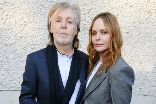 Paul McCartney, ex integrante de The Beatles, mostró su lado más fan al asistir al desfile de su hija Stella McCartney, quien presentó su colección