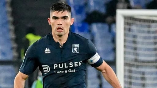    El AC Milan sigue de cerca a Johan Vásquez, defensa mexicano del Genoa, para reforzar su zaga en el próximo mercado de fichajes.  Johan Vásquez