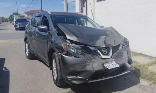 Un accidente registrado en la intersección de la calle San Luis y prolongación Jiménez involucró a una camioneta Chevrolet Pickup y a una Xtrail, ambas