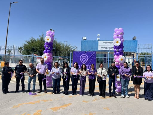 La directora del Instituto Municipal de la Mujer de Torreón acudió a la empresa en representación del alcalde Román Alberto Cepeda.  Torreón, Coahuila,