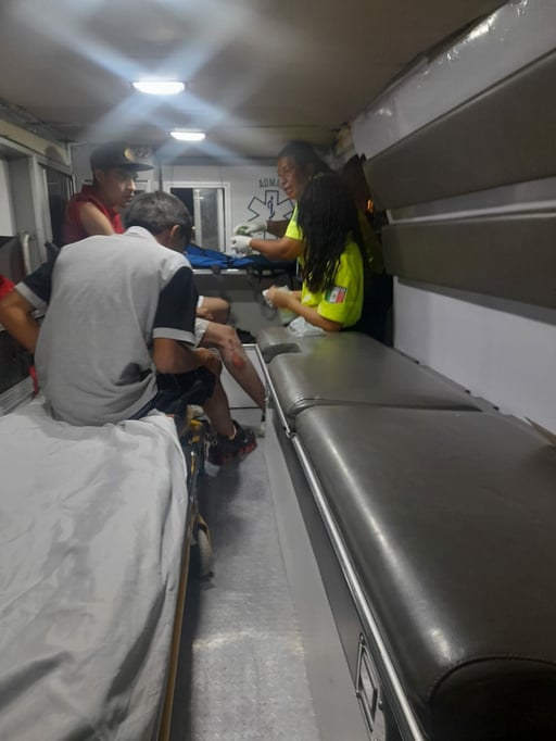 Un joven de 18 años resultó lesionado la tarde de este 22 de marzo de 2026, luego de un accidente vial registrado durante la tarde de este domingo. El percance
