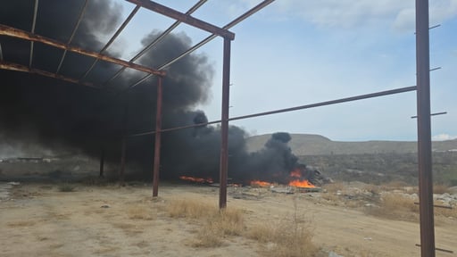 Castaños, Coahuila. Un incendio en un lote baldío provocó la movilización de cuerpos de emergencia durante la tarde de este martes. El siniestro fue reportado