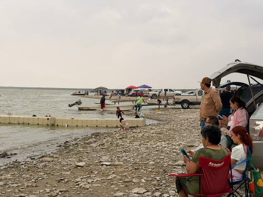 A pesar de las lluvias, vientos y tormentas que se registraron desde el pasado viernes, cientos de familias aprovecharon el fin de semana para vacacionar