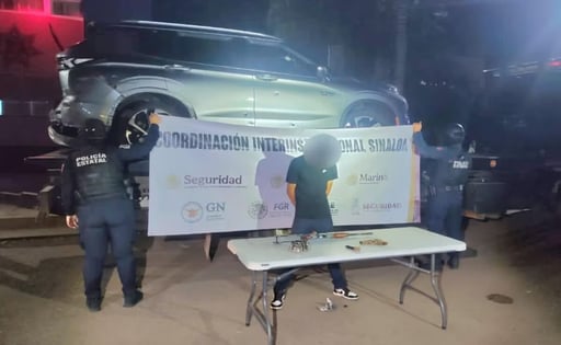 Persecución en Culiacán entre policías estatales y ocupantes de una camioneta robada terminó con tres detenidos, intercambio de disparos, armas aseguradas