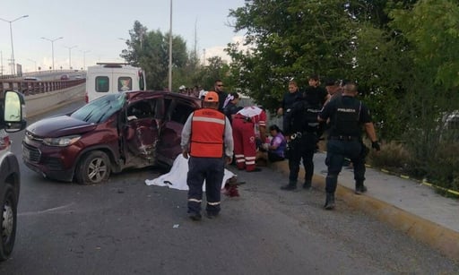 Castaños Coahuila.- Un trágico accidente vial se registró en el puente vehicular conocido como “Los Cuates”, ubicado entre las colonias California , dejo como