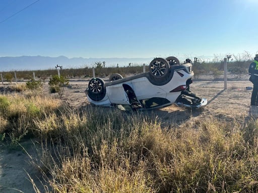 Cuerpos de rescate de Ramos Arizpe se movilizaron.  La mañana de este lunes, un accidente vial interrumpió la circulación sobre la carretera nueva